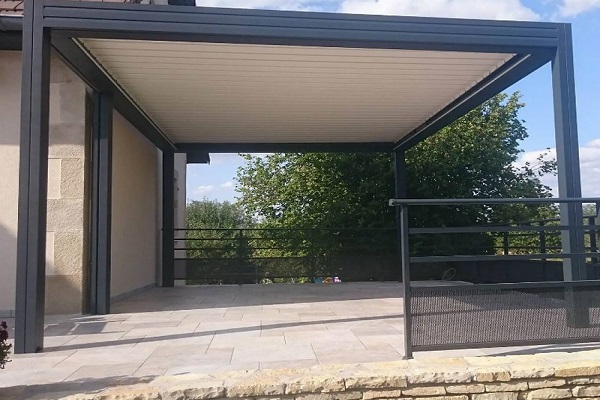 Pose de pergola à lames orientables - Chalon-sur-Saône - Entreprise Bidaut Sébastien